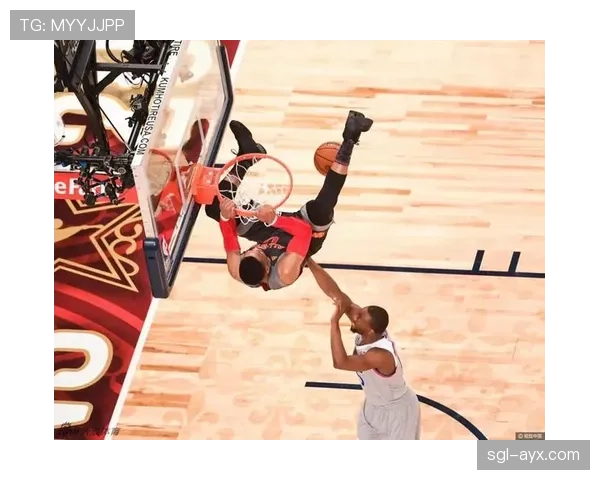 扎克拉文那私生活也太高级了吧，谁知道他球场外穿得跟个富二代似的！