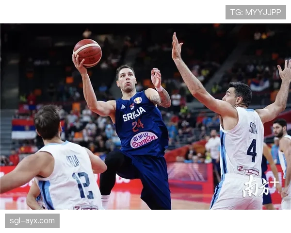 斯科拉无球策应改变防守布局，老将战术价值凸显